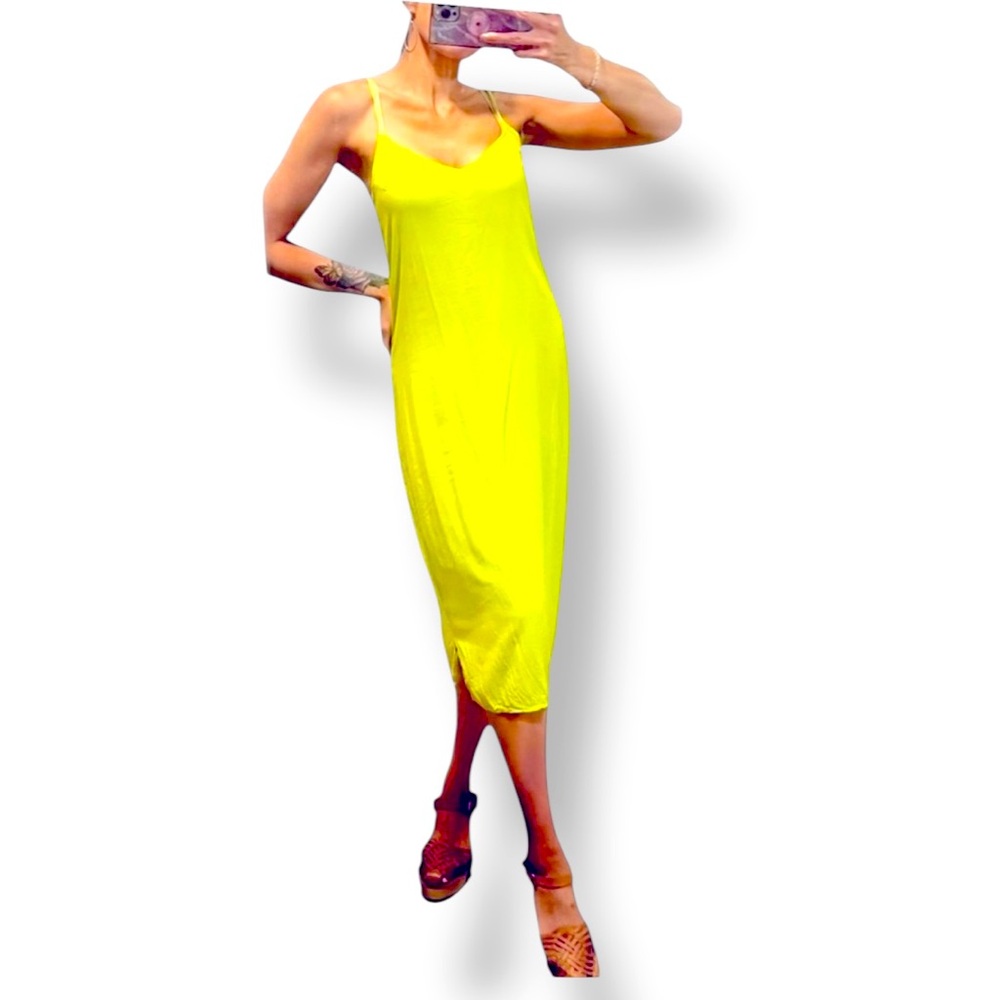 💛💚𝐋𝐀𝐂𝐀𝐔𝐒𝐀 Kiwi coloured slip Dress